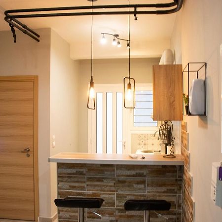 Cozy Loft Κypseli With A Yard Apartamento Atenas Exterior foto